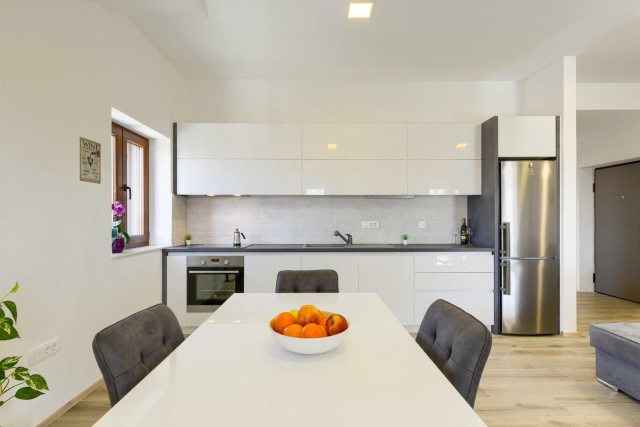 Apartmani Bosa Задар Екстериор снимка
